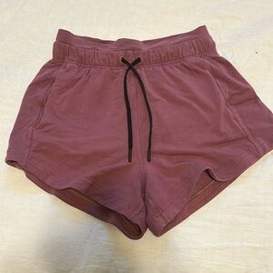 Lululemon inner glow shorts
